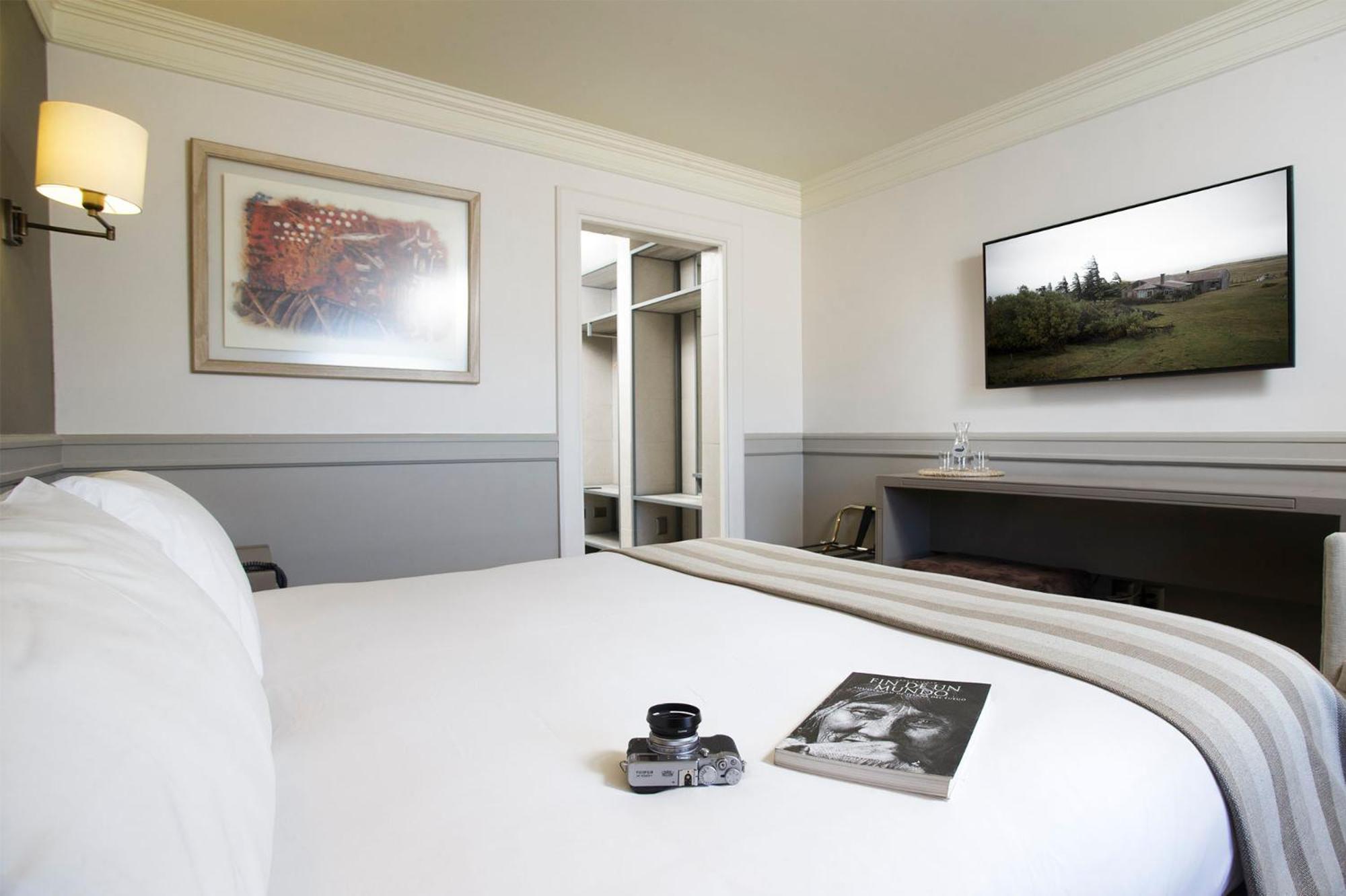 Hotel Costaustralis Puerto Natales Exterior photo